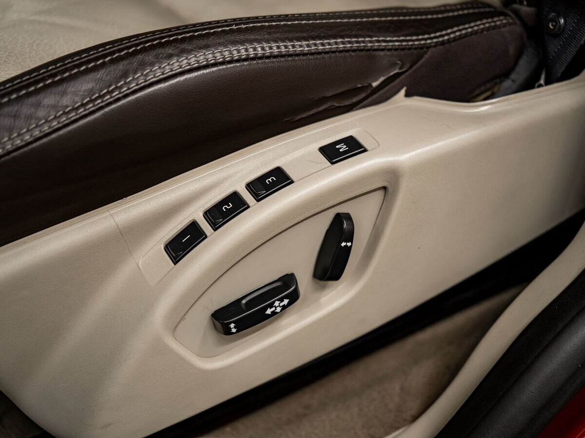 Volvo XC60 2012 - фото автомобиля