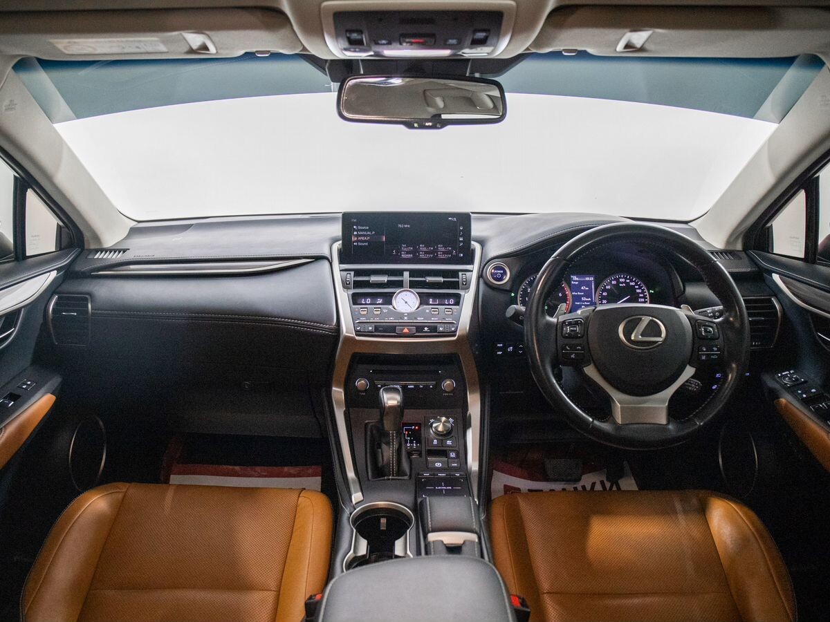 Lexus NX300h 2018 - фото автомобиля