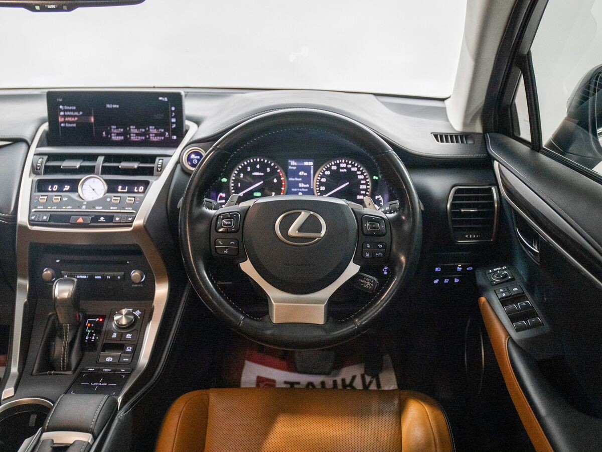 Lexus NX300h 2018 - фото автомобиля