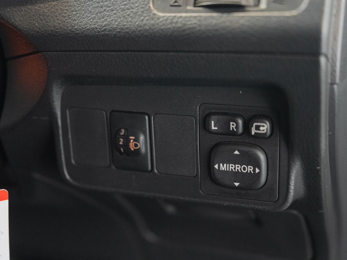 Toyota Corolla Fielder 2009 - фото автомобиля