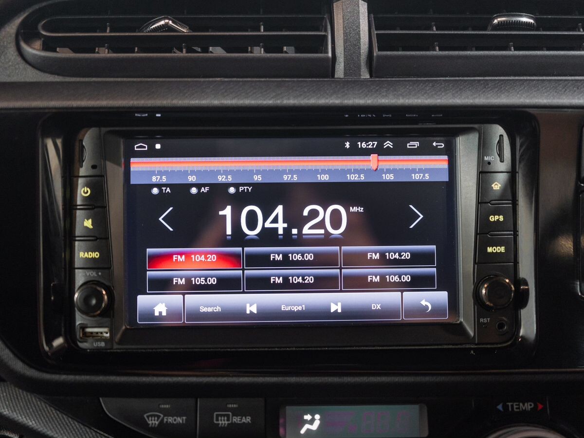 Toyota Aqua 2015 - фото автомобиля