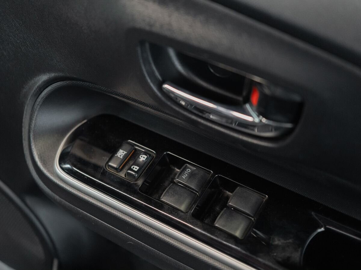 Toyota Aqua 2015 - фото автомобиля
