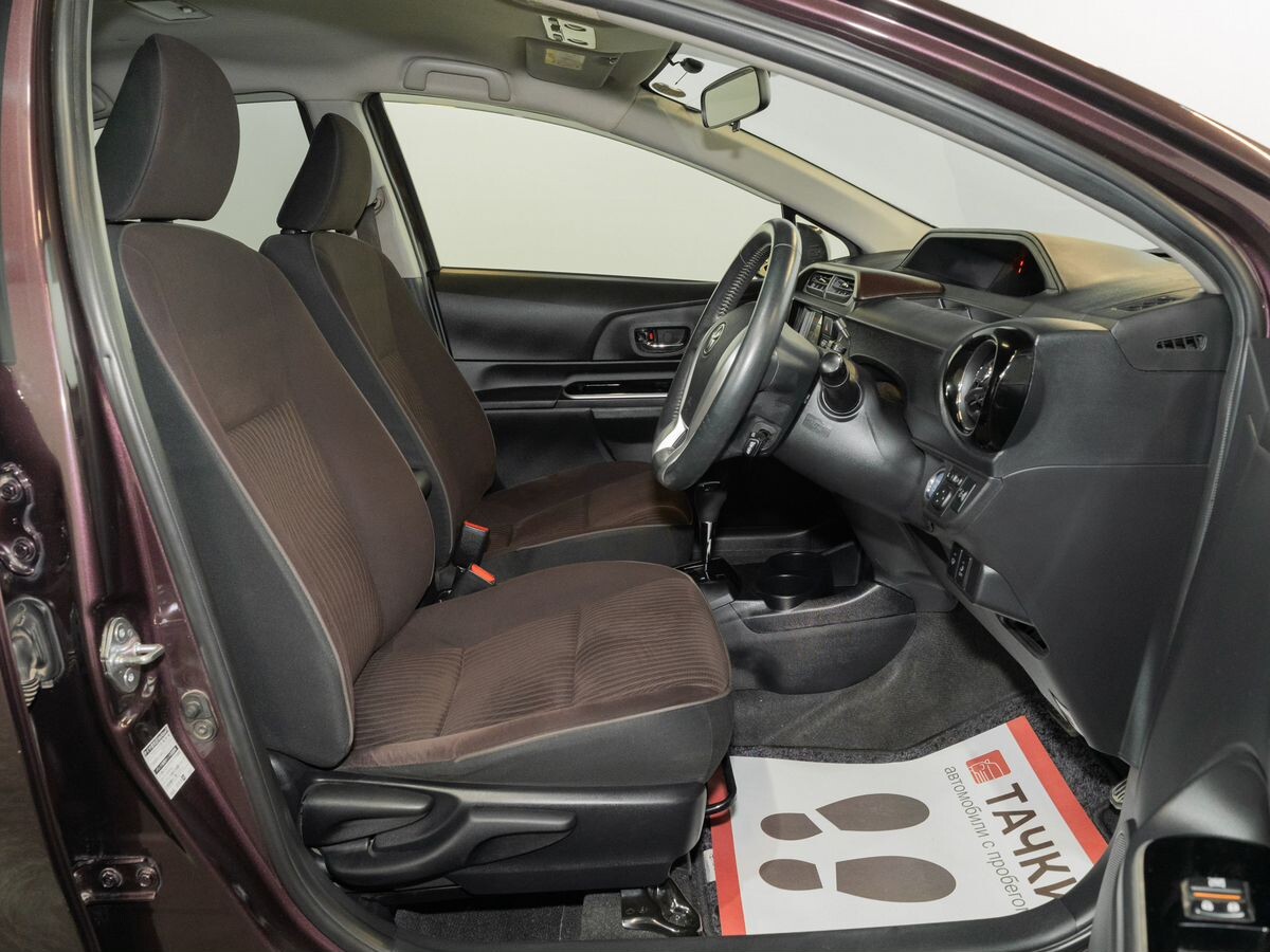 Toyota Aqua 2015 - фото автомобиля