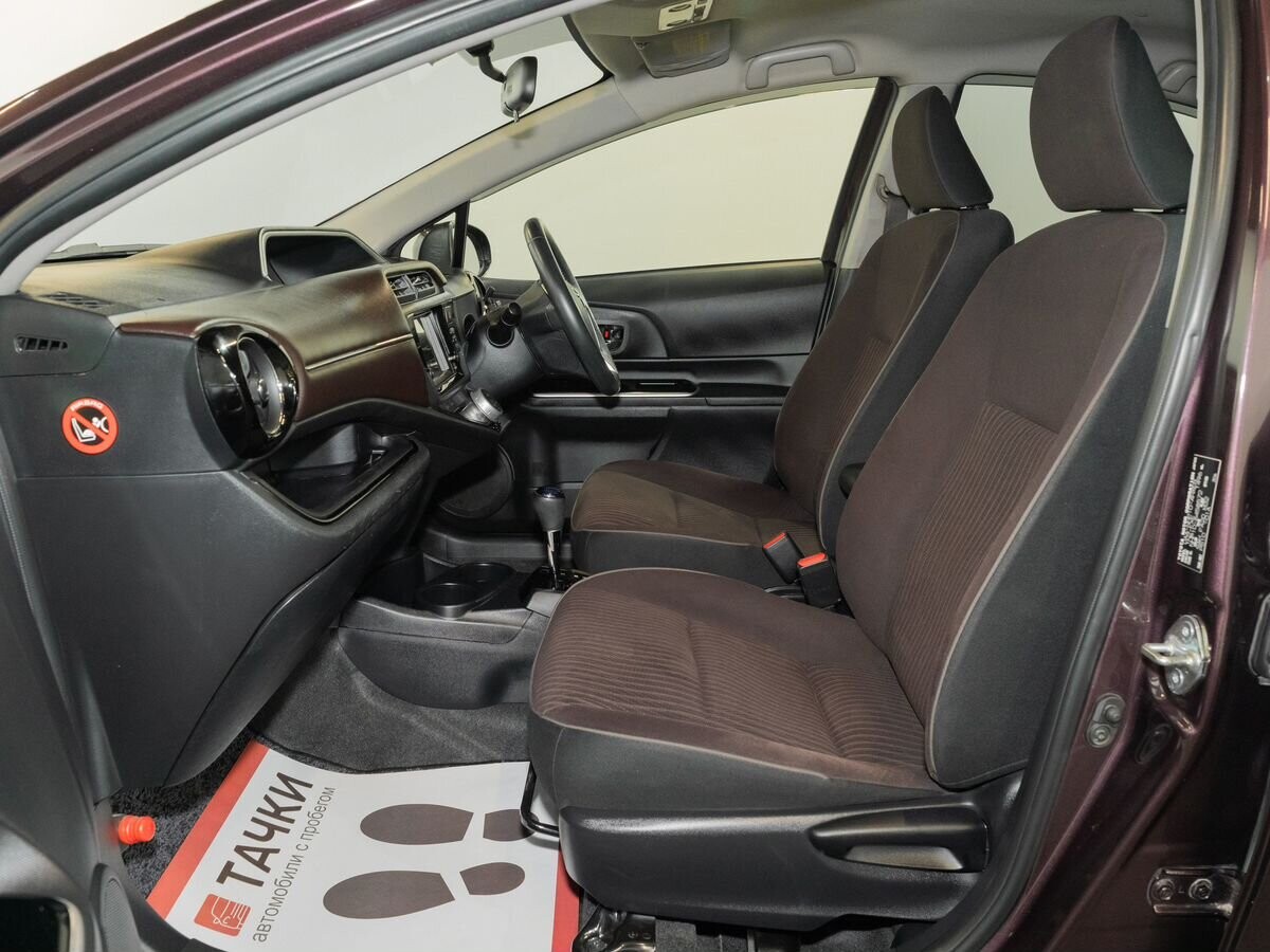 Toyota Aqua 2015 - фото автомобиля