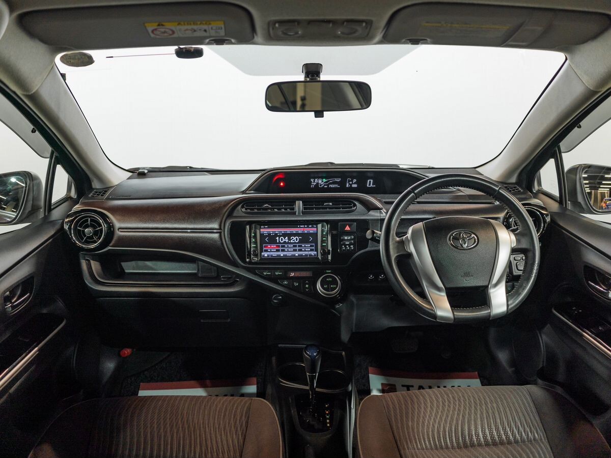 Toyota Aqua 2015 - фото автомобиля
