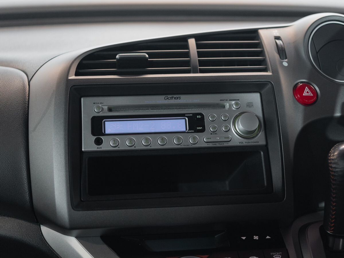 Honda Stream 2010 - фото автомобиля
