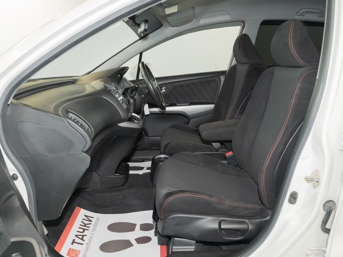 Honda Stream 2010 - фото автомобиля