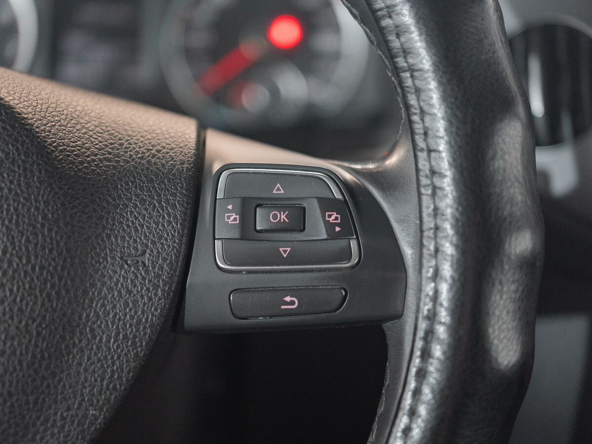 Volkswagen Tiguan 2013 - фото автомобиля