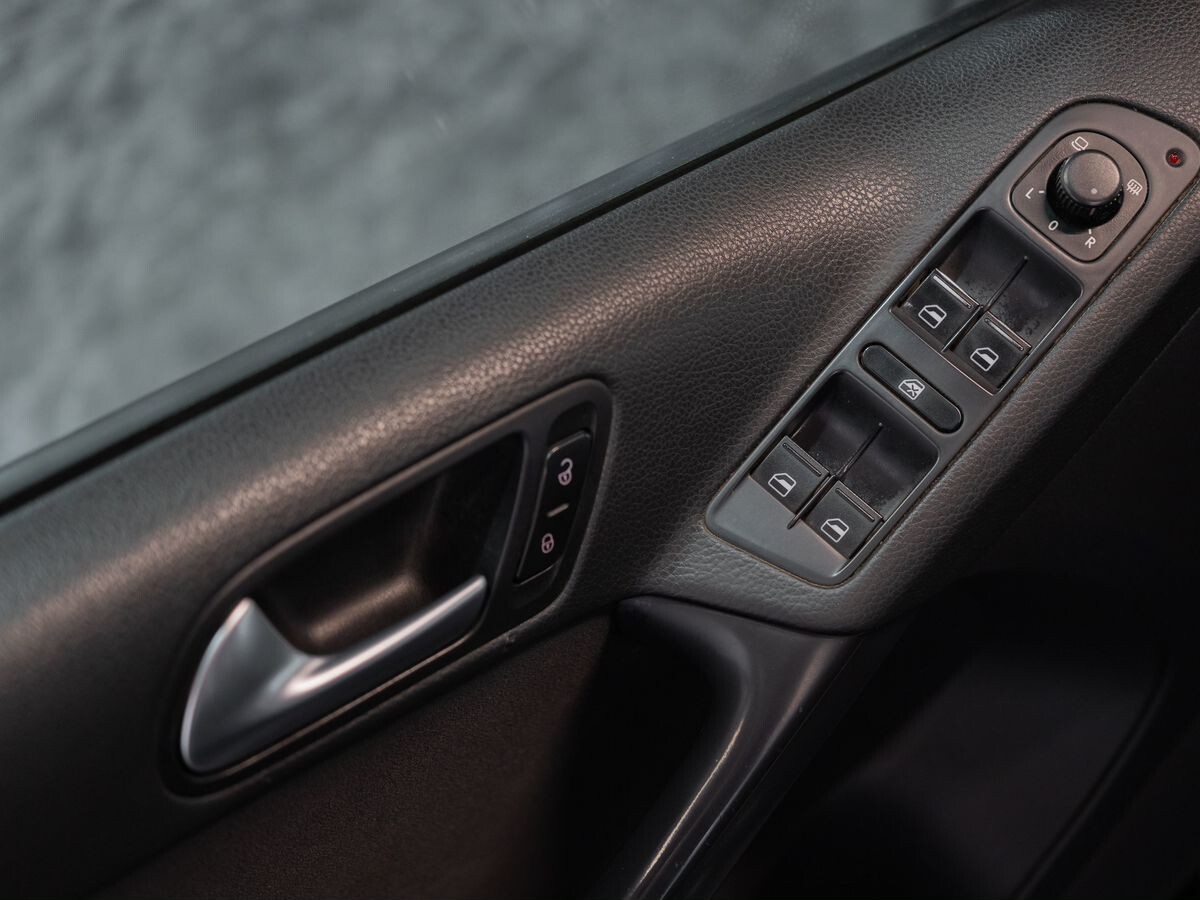Volkswagen Tiguan 2013 - фото автомобиля