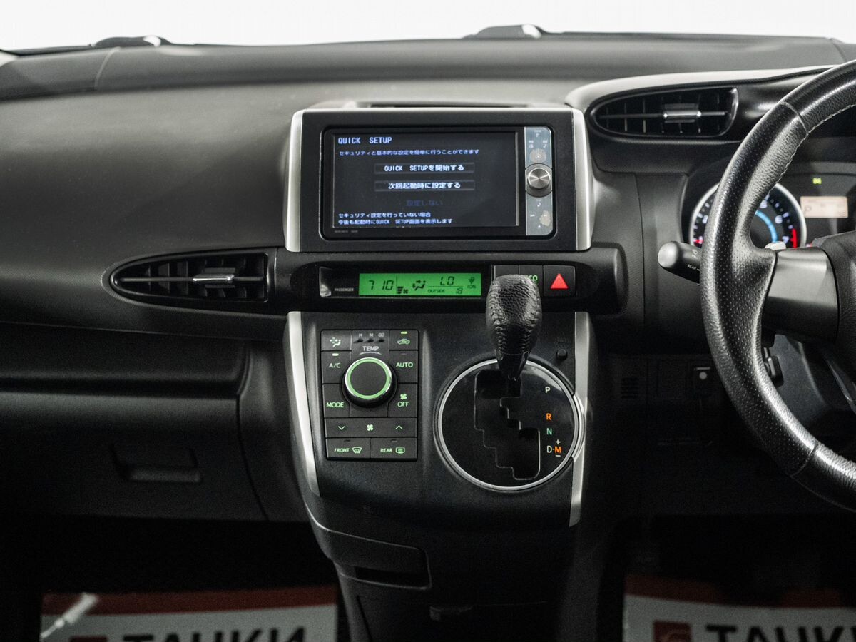 Toyota Wish 2009 - фото автомобиля