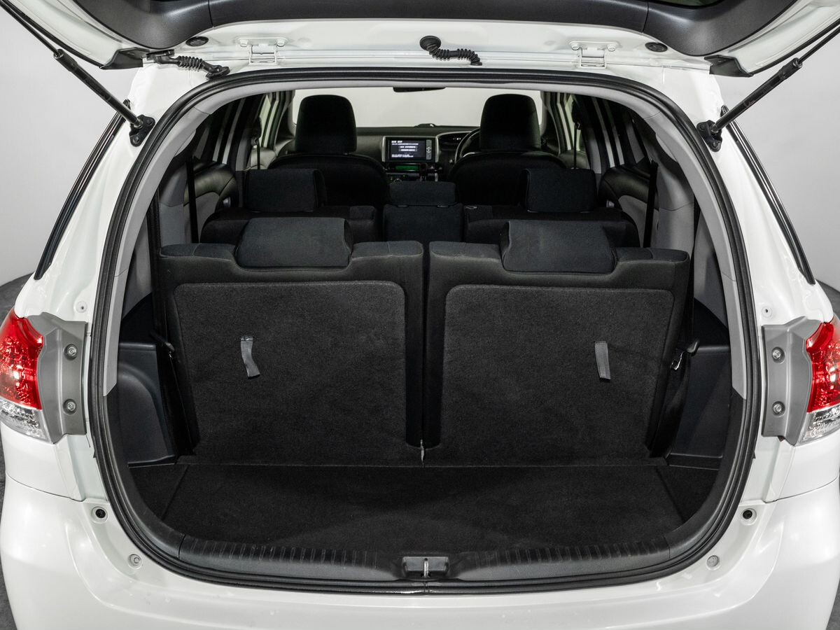 Toyota Wish 2009 - фото автомобиля