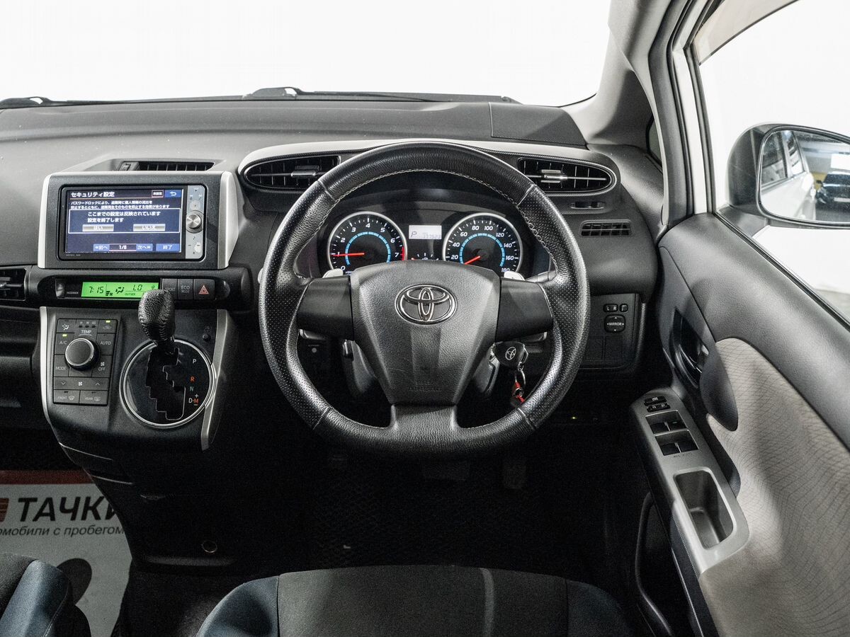 Toyota Wish 2009 - фото автомобиля