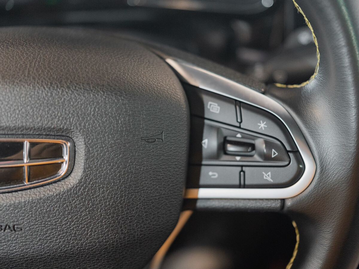 Geely Tugella 2021 - фото автомобиля