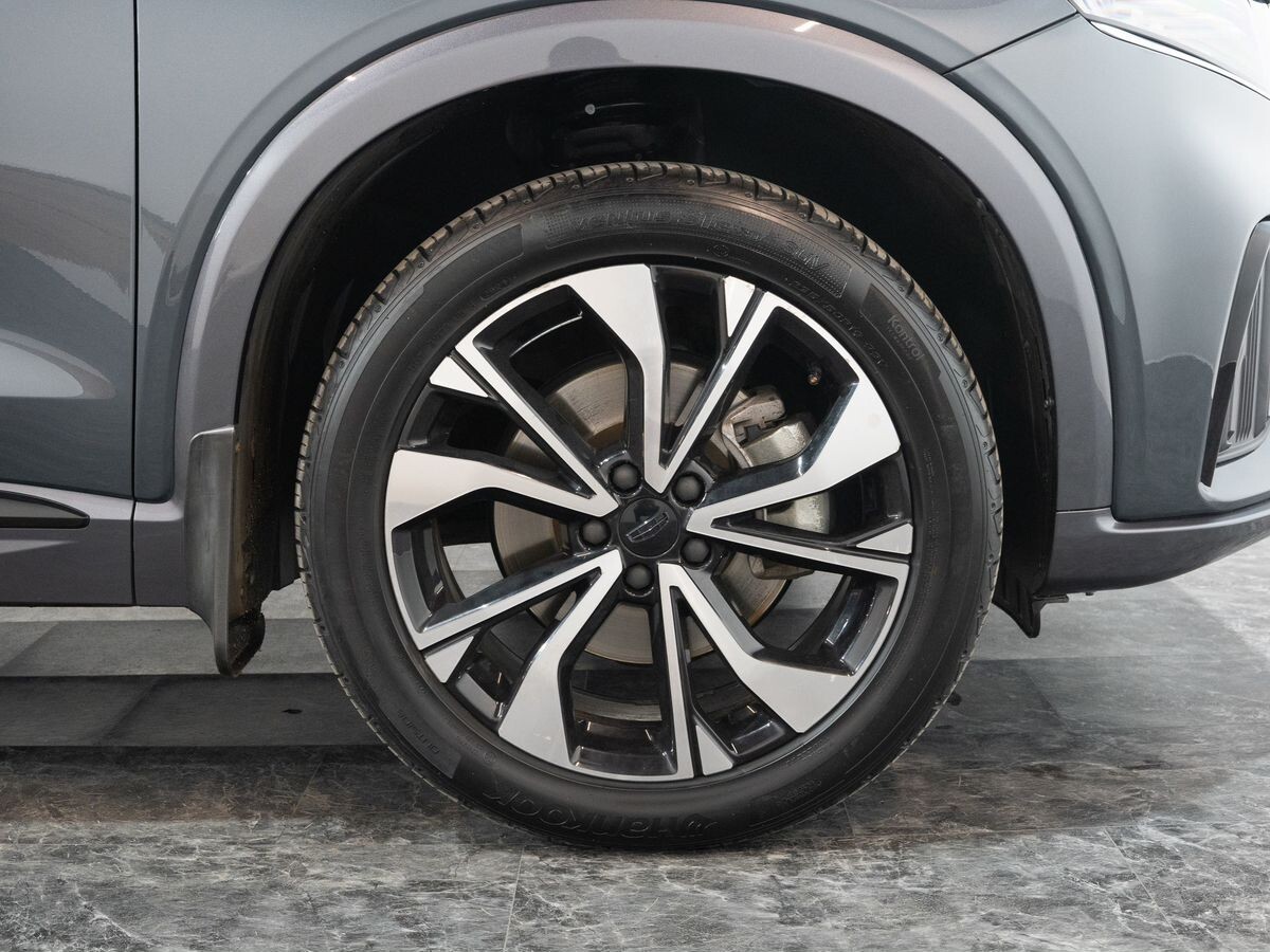 Geely Tugella 2021 - фото автомобиля