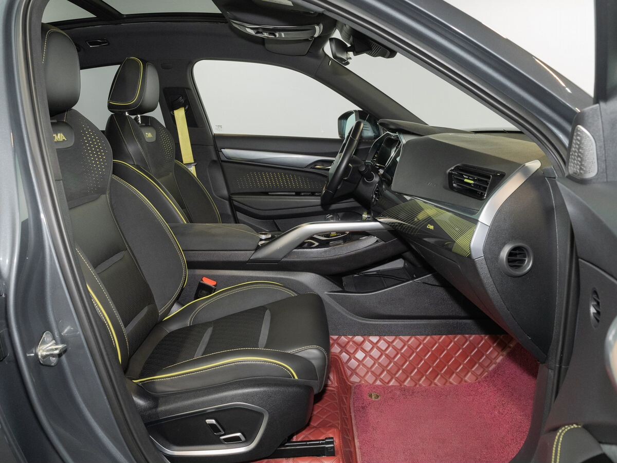 Geely Tugella 2021 - фото автомобиля