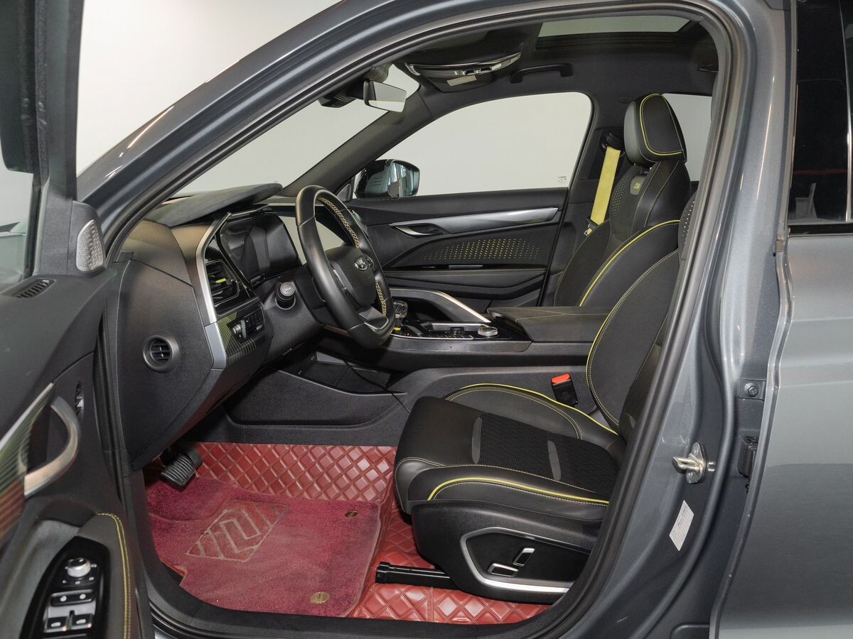 Geely Tugella 2021 - фото автомобиля
