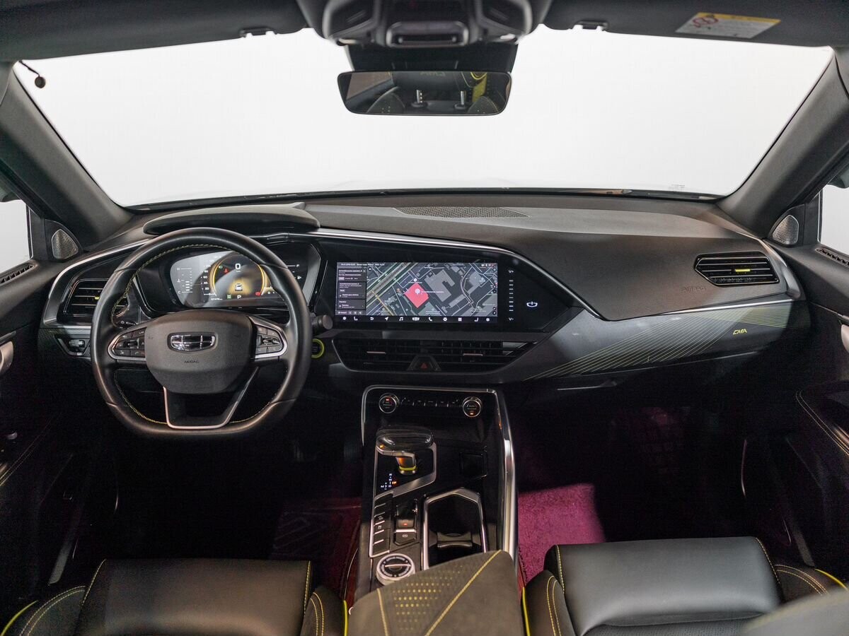 Geely Tugella 2021 - фото автомобиля