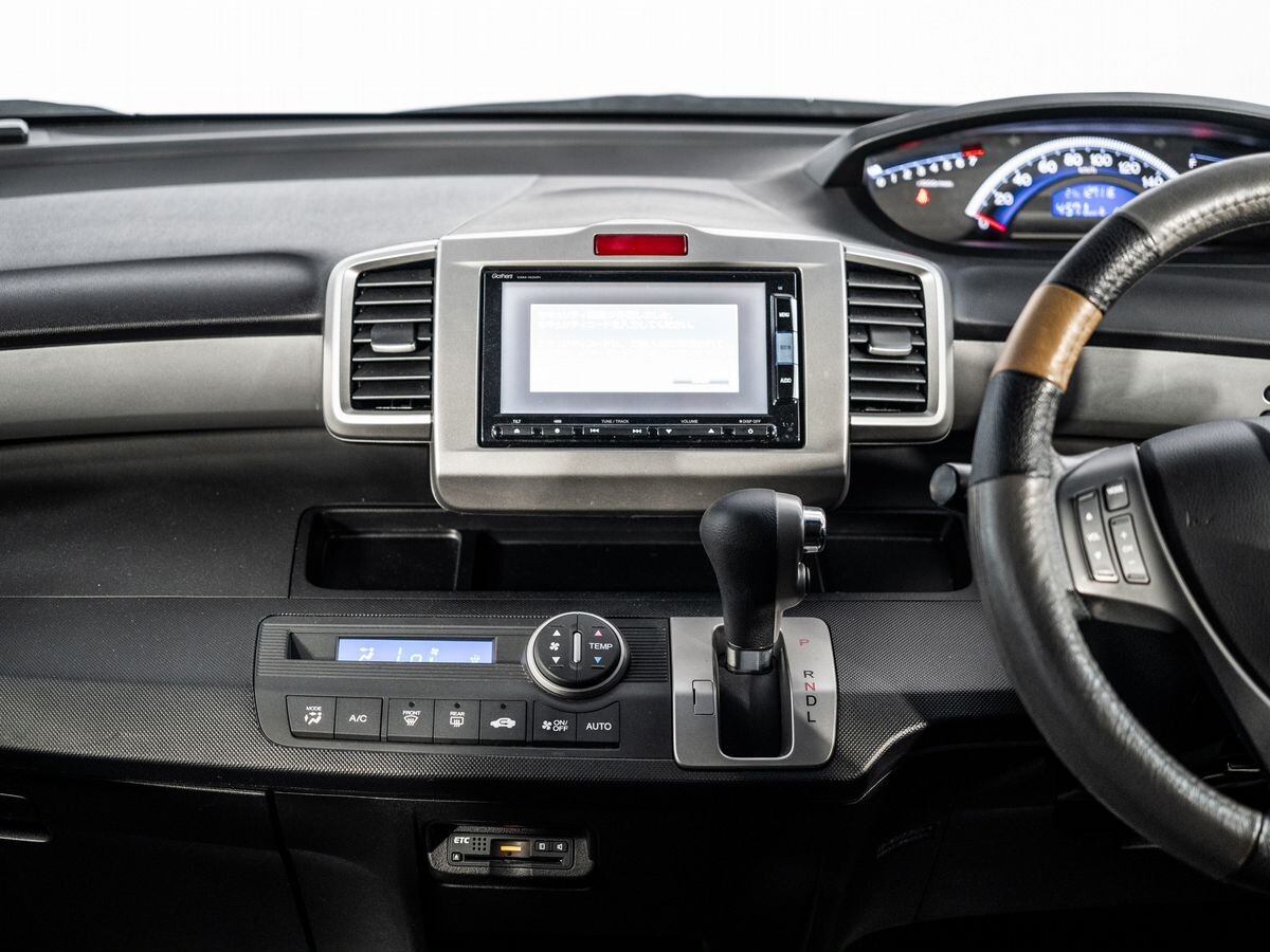 Honda Freed 2014 - фото автомобиля