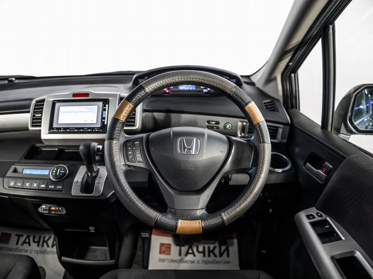 Honda Freed 2014 - фото автомобиля