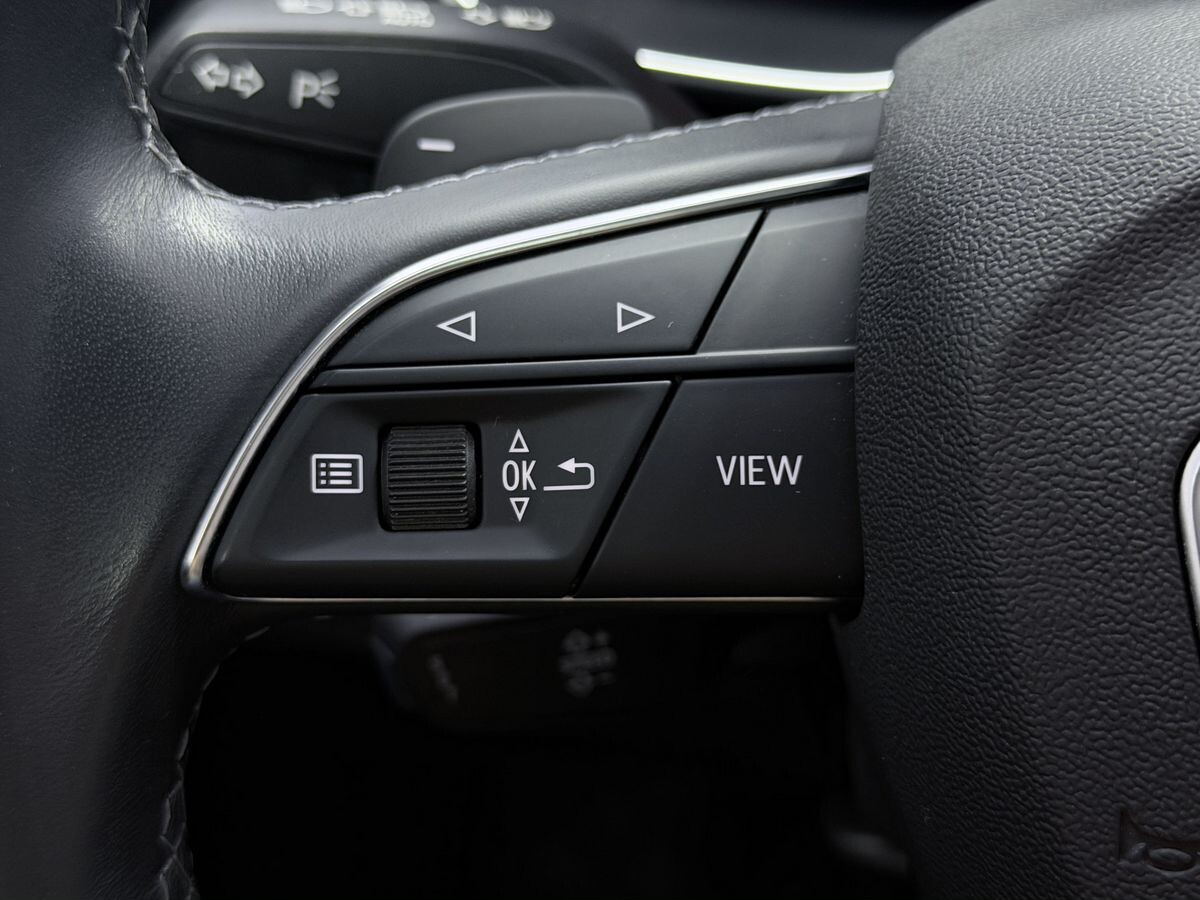 Audi Q3 2022 - фото автомобиля