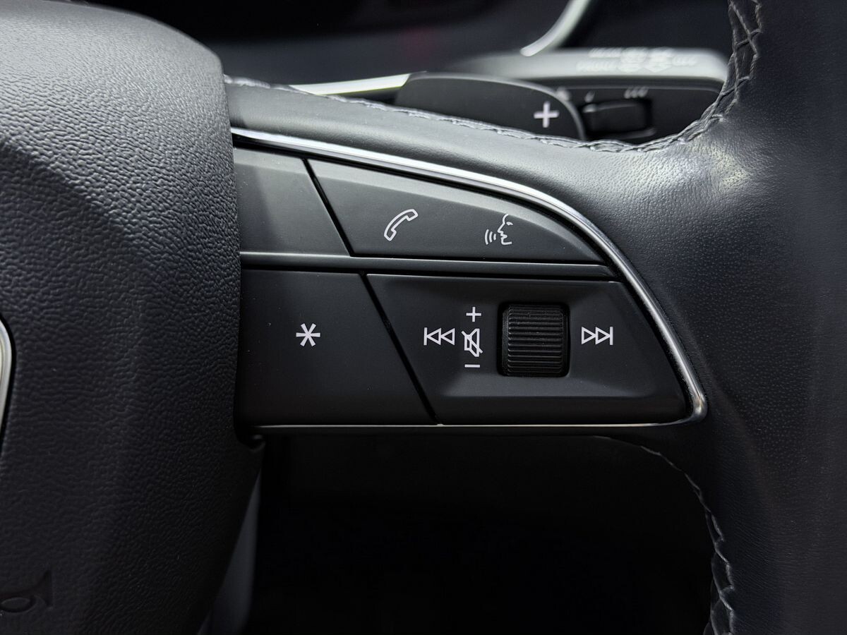 Audi Q3 2022 - фото автомобиля