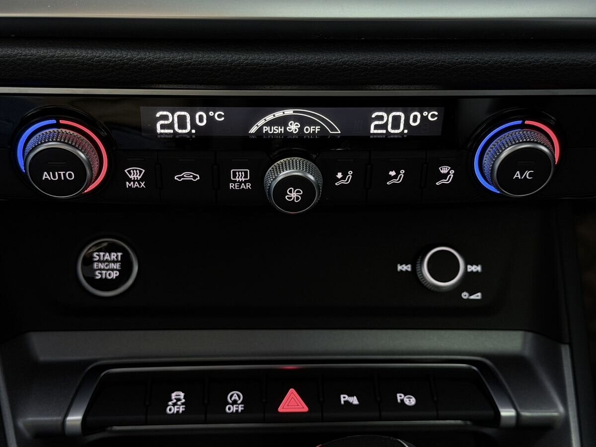 Audi Q3 2022 - фото автомобиля