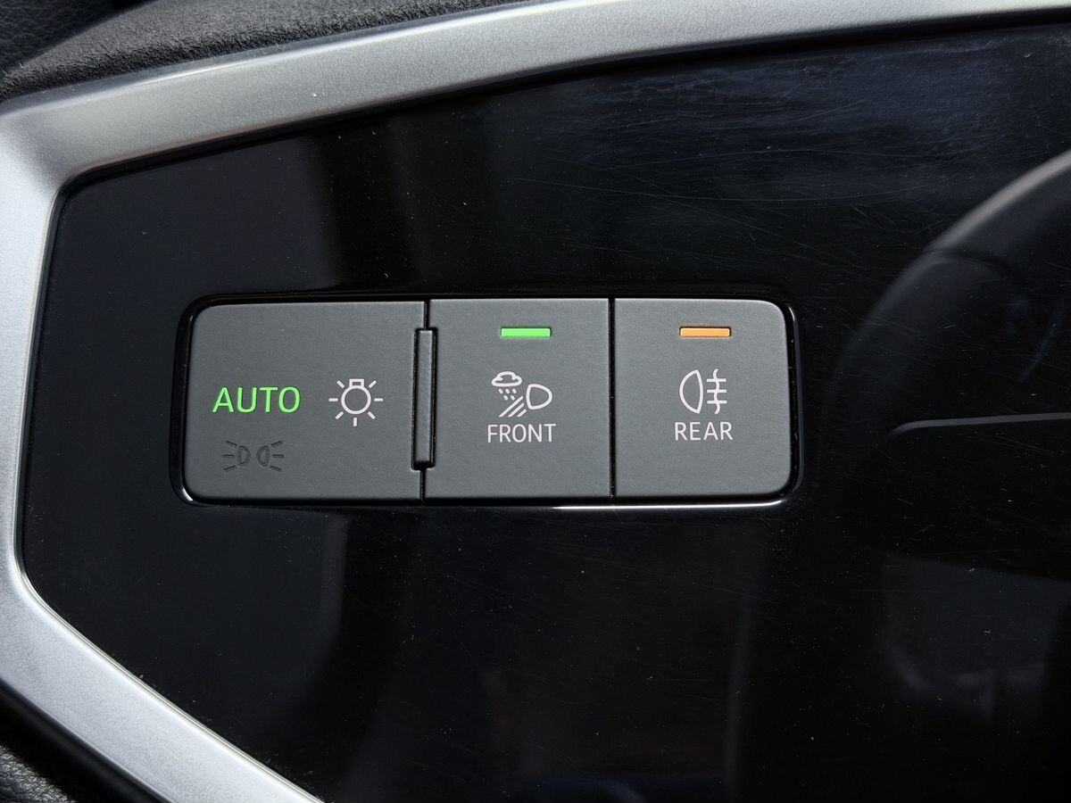 Audi Q3 2022 - фото автомобиля