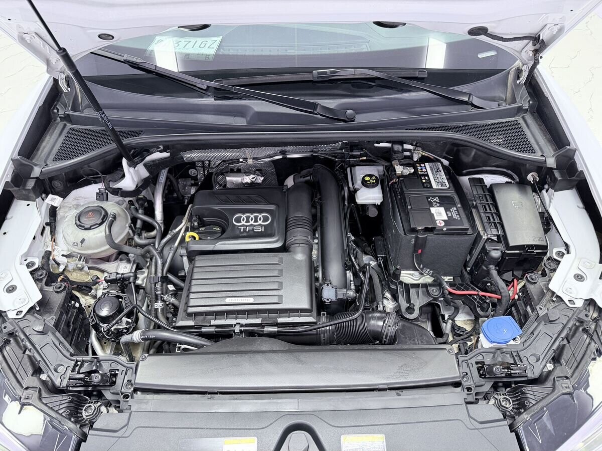 Audi Q3 2022 - фото автомобиля