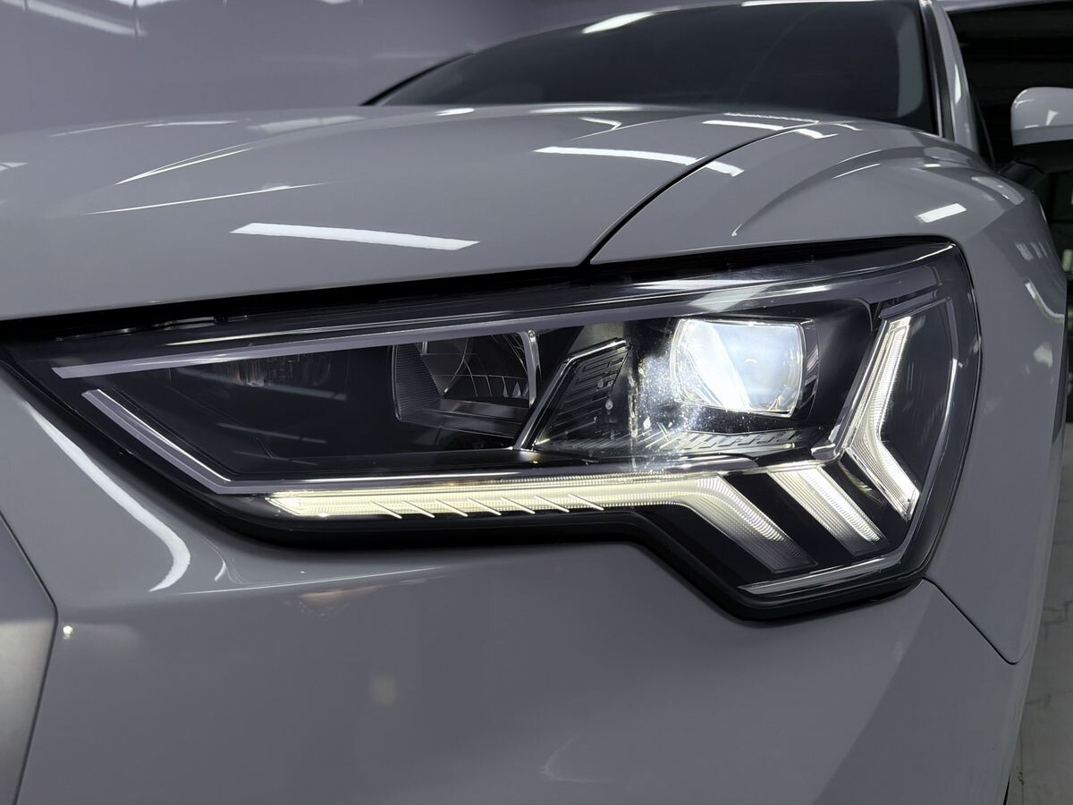 Audi Q3 2022 - фото автомобиля