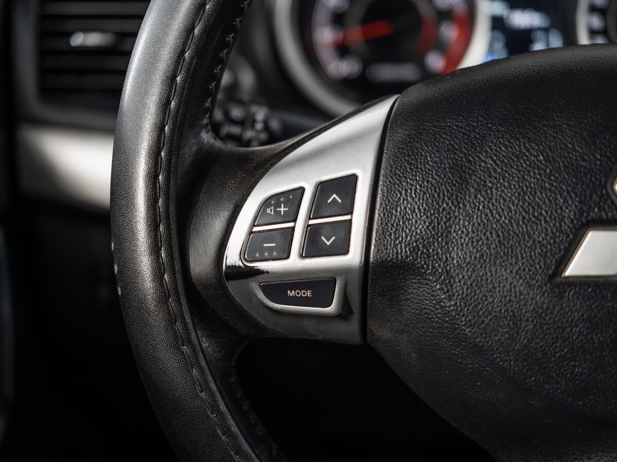 Mitsubishi Lancer 2012 - фото автомобиля
