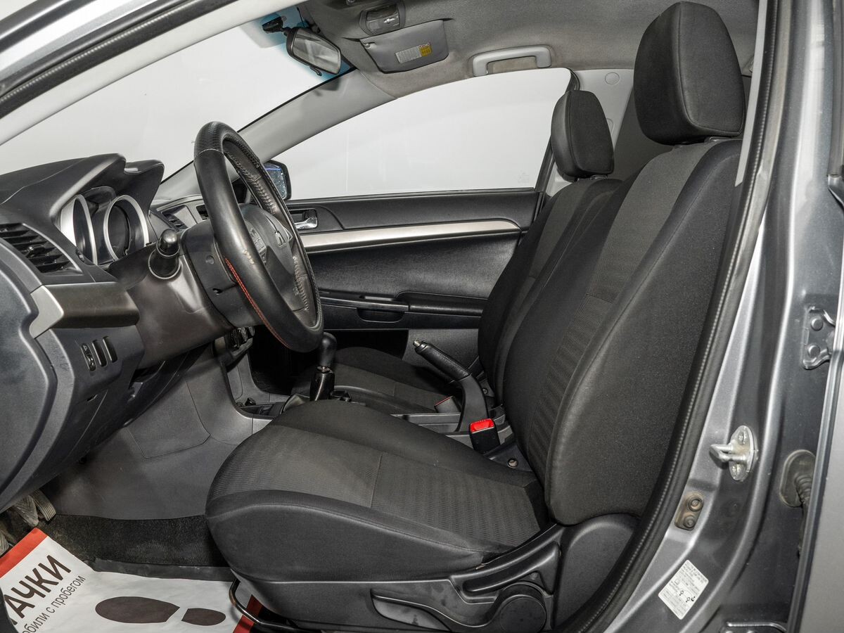 Mitsubishi Lancer 2012 - фото автомобиля