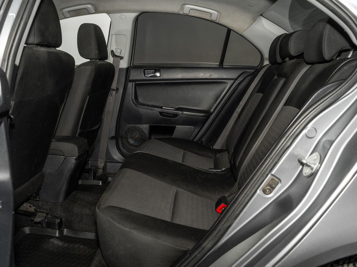 Mitsubishi Lancer 2012 - фото автомобиля