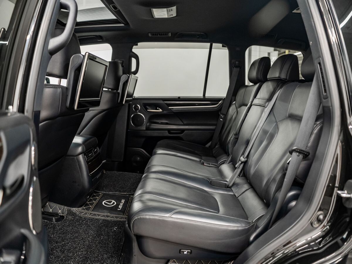 Lexus LX570 2016 - фото автомобиля