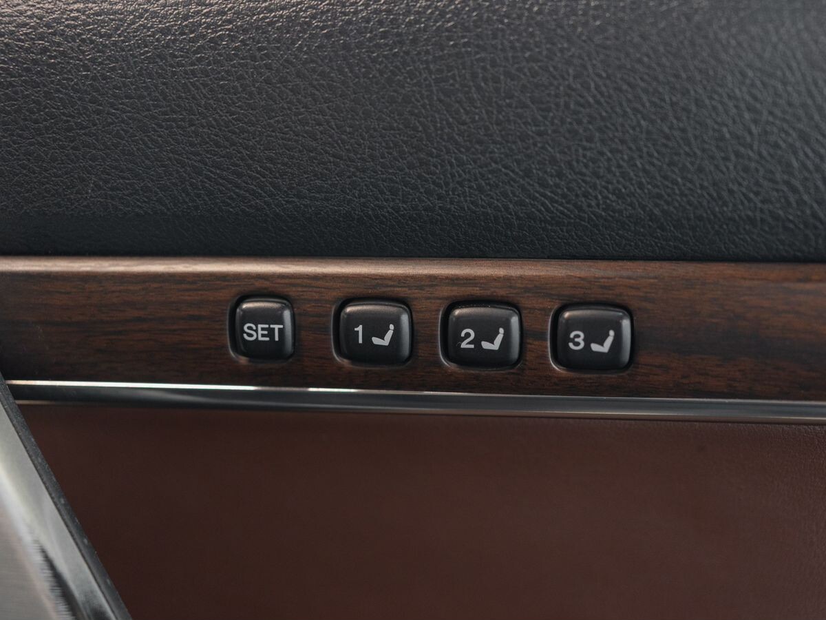 Toyota Land Cruiser 2018 - фото автомобиля