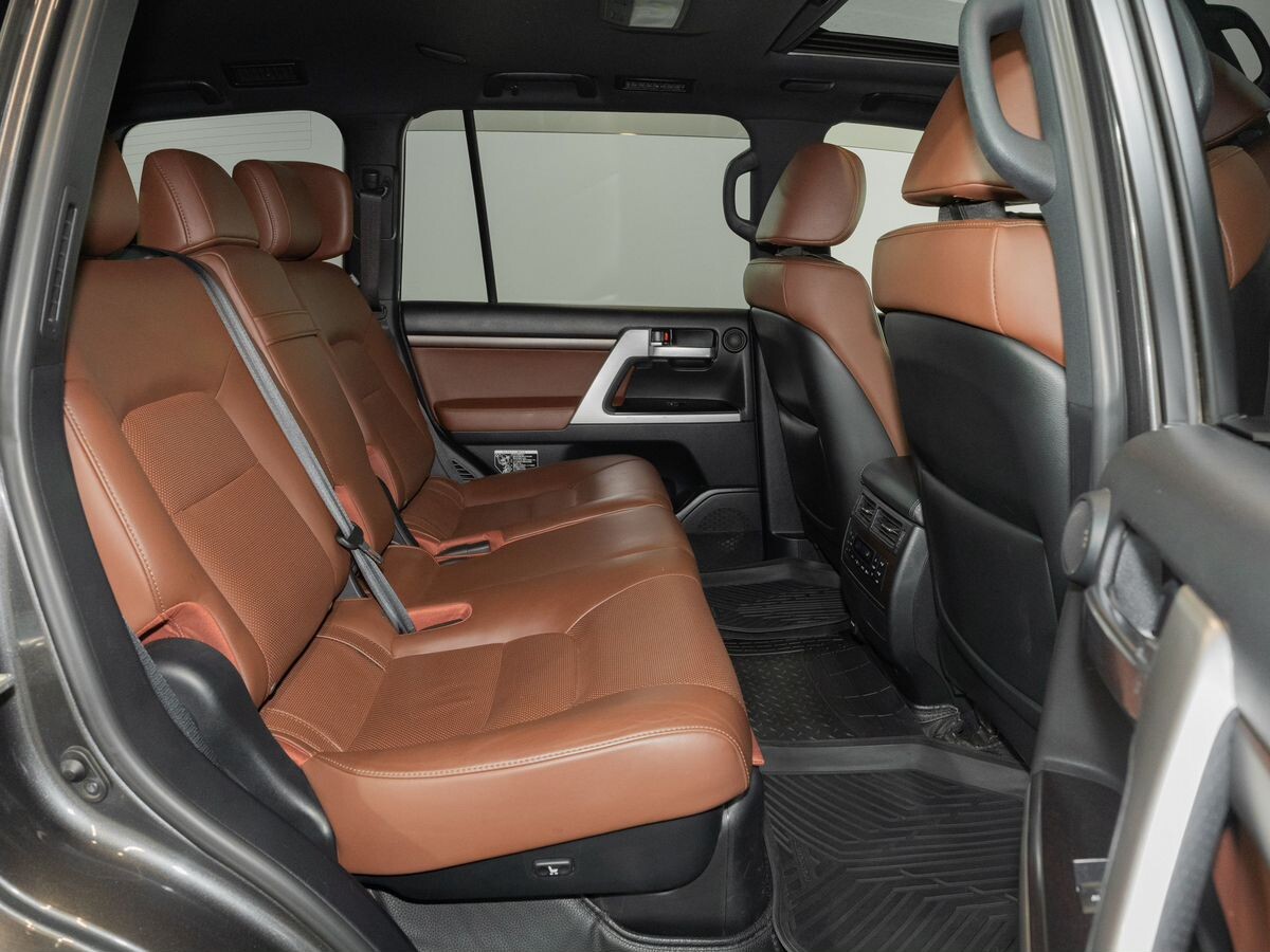 Toyota Land Cruiser 2018 - фото автомобиля