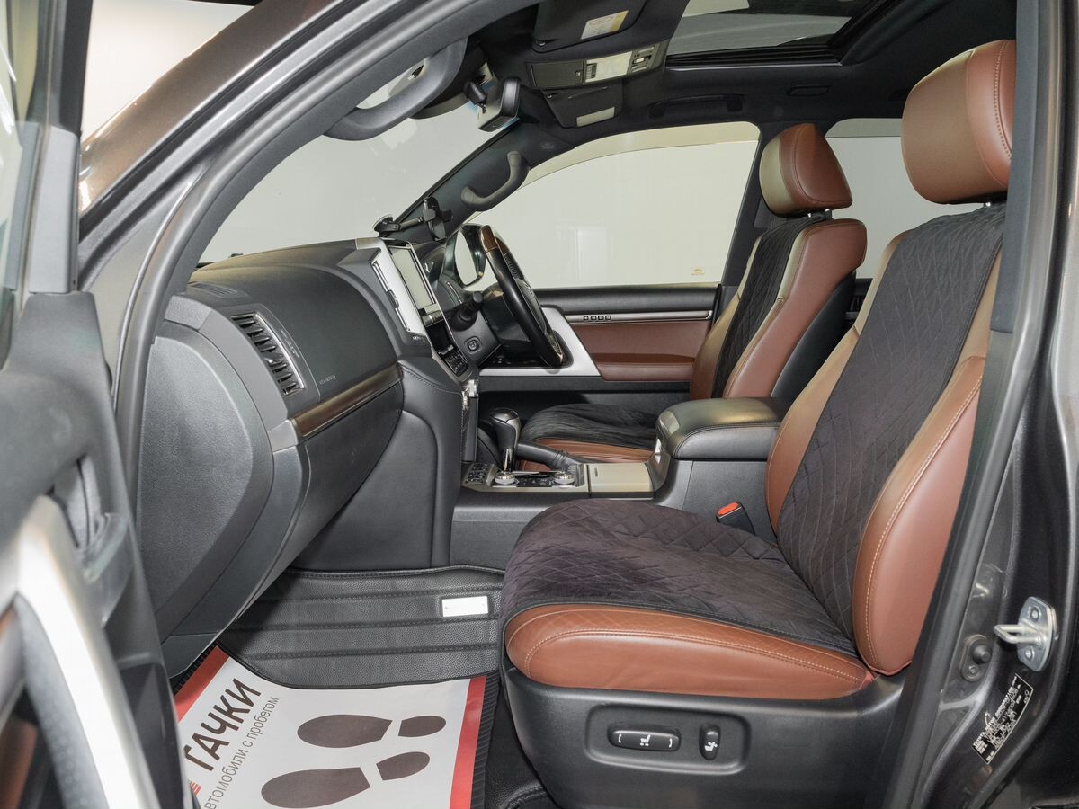 Toyota Land Cruiser 2018 - фото автомобиля