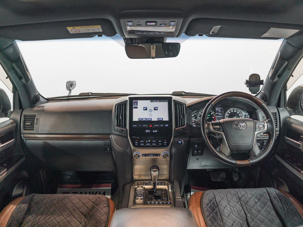 Toyota Land Cruiser 2018 - фото автомобиля