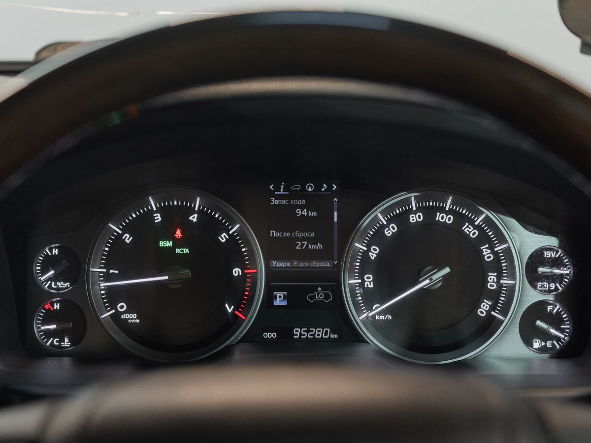 Toyota Land Cruiser 2018 - фото автомобиля