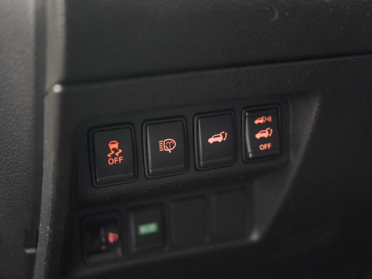 Nissan X-Trail 2015 - фото автомобиля