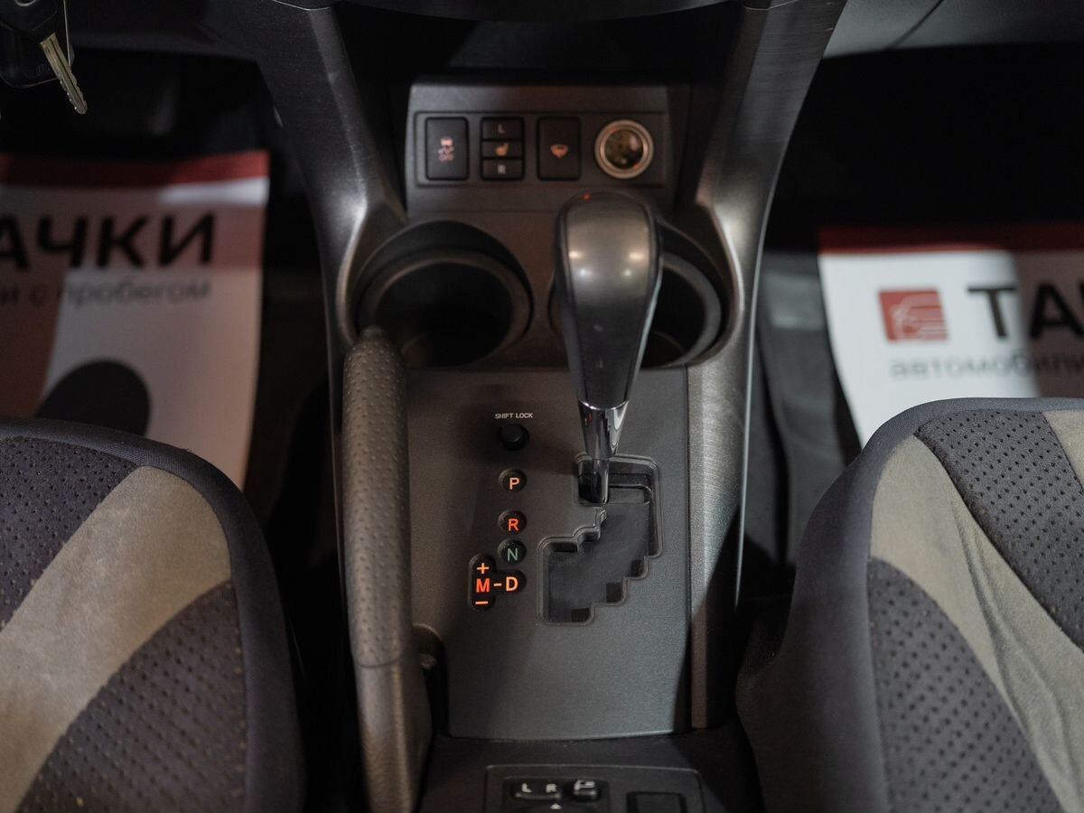 Toyota RAV4 2011 - фото автомобиля