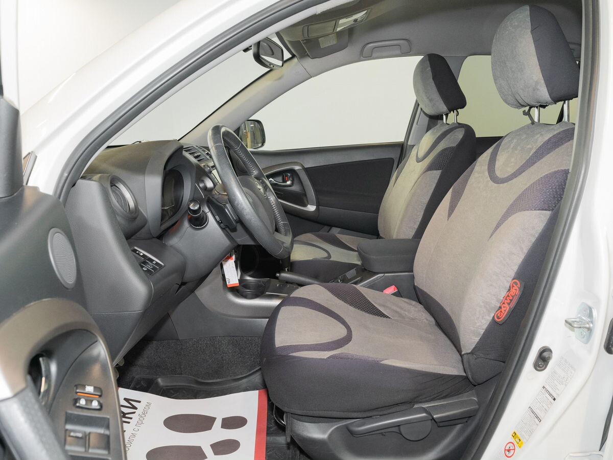 Toyota RAV4 2011 - фото автомобиля