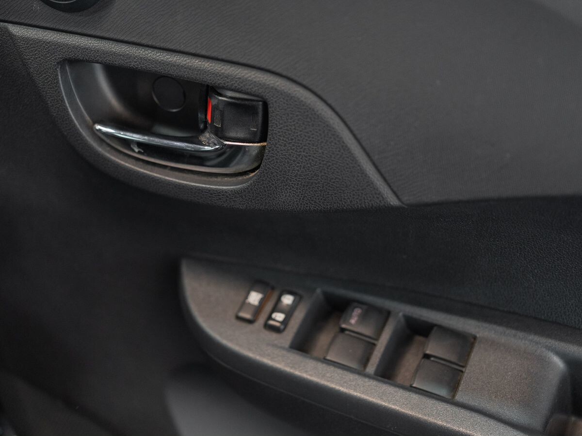 Toyota Ractis 2011 - фото автомобиля