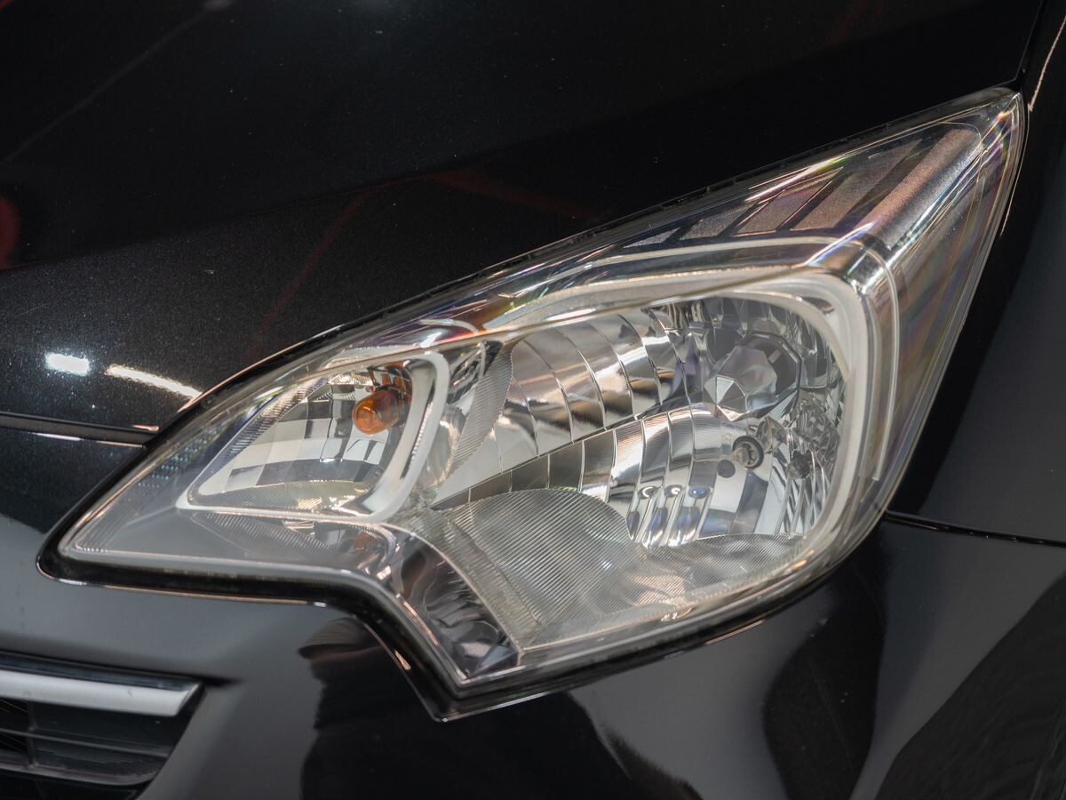 Toyota Ractis 2011 - фото автомобиля