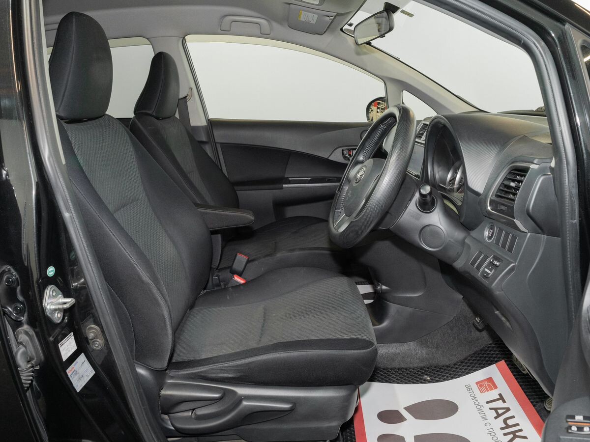 Toyota Ractis 2011 - фото автомобиля