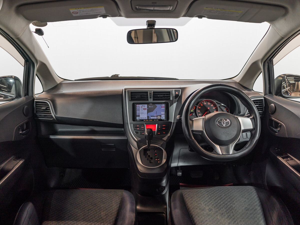 Toyota Ractis 2011 - фото автомобиля
