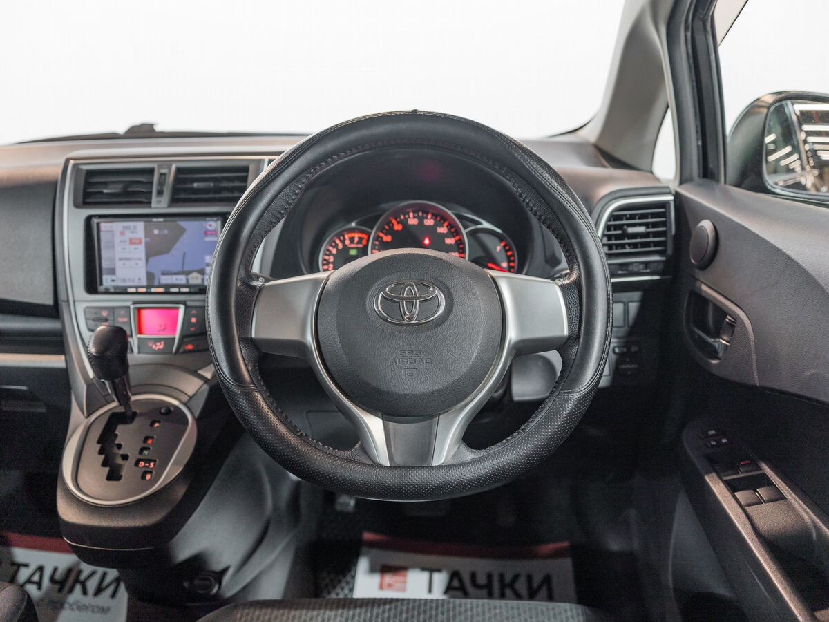 Toyota Ractis 2011 - фото автомобиля