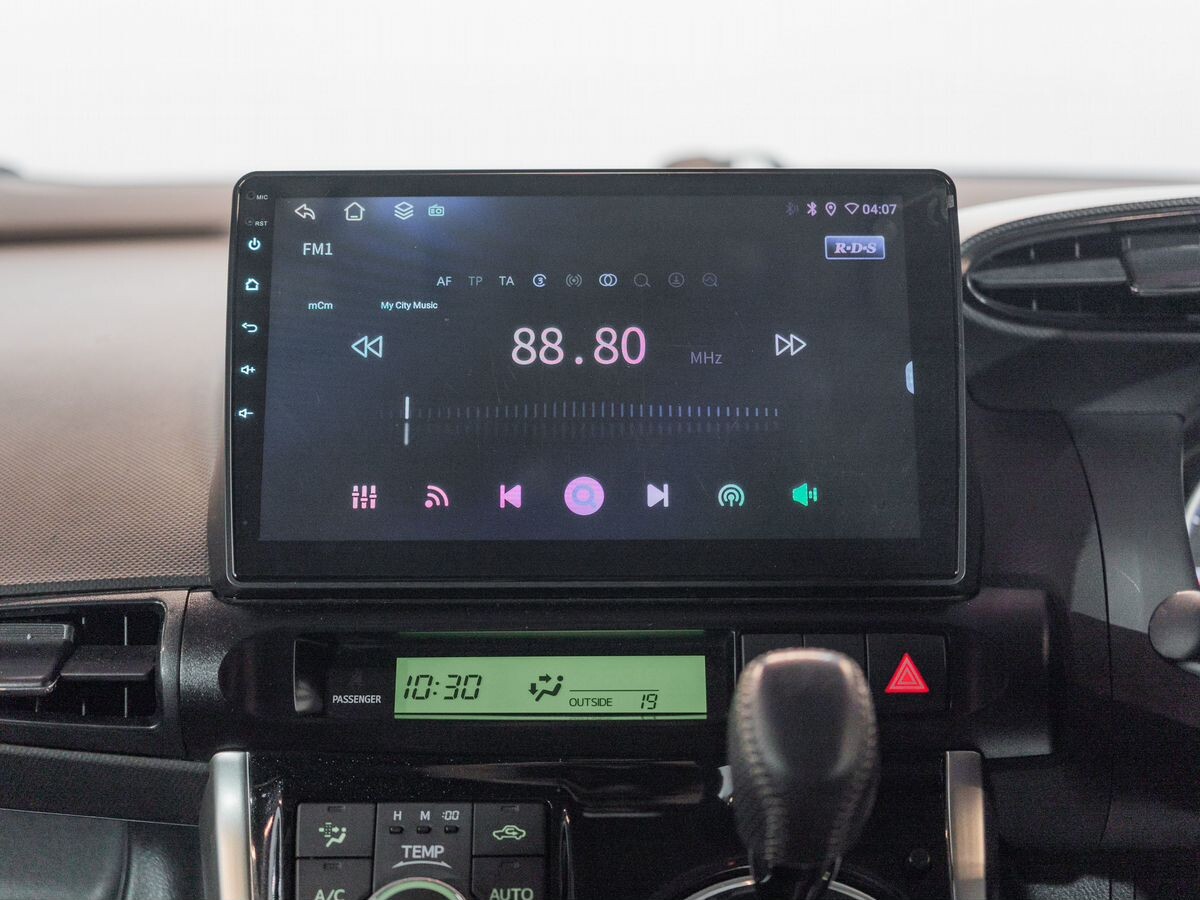 Toyota Wish 2014 - фото автомобиля