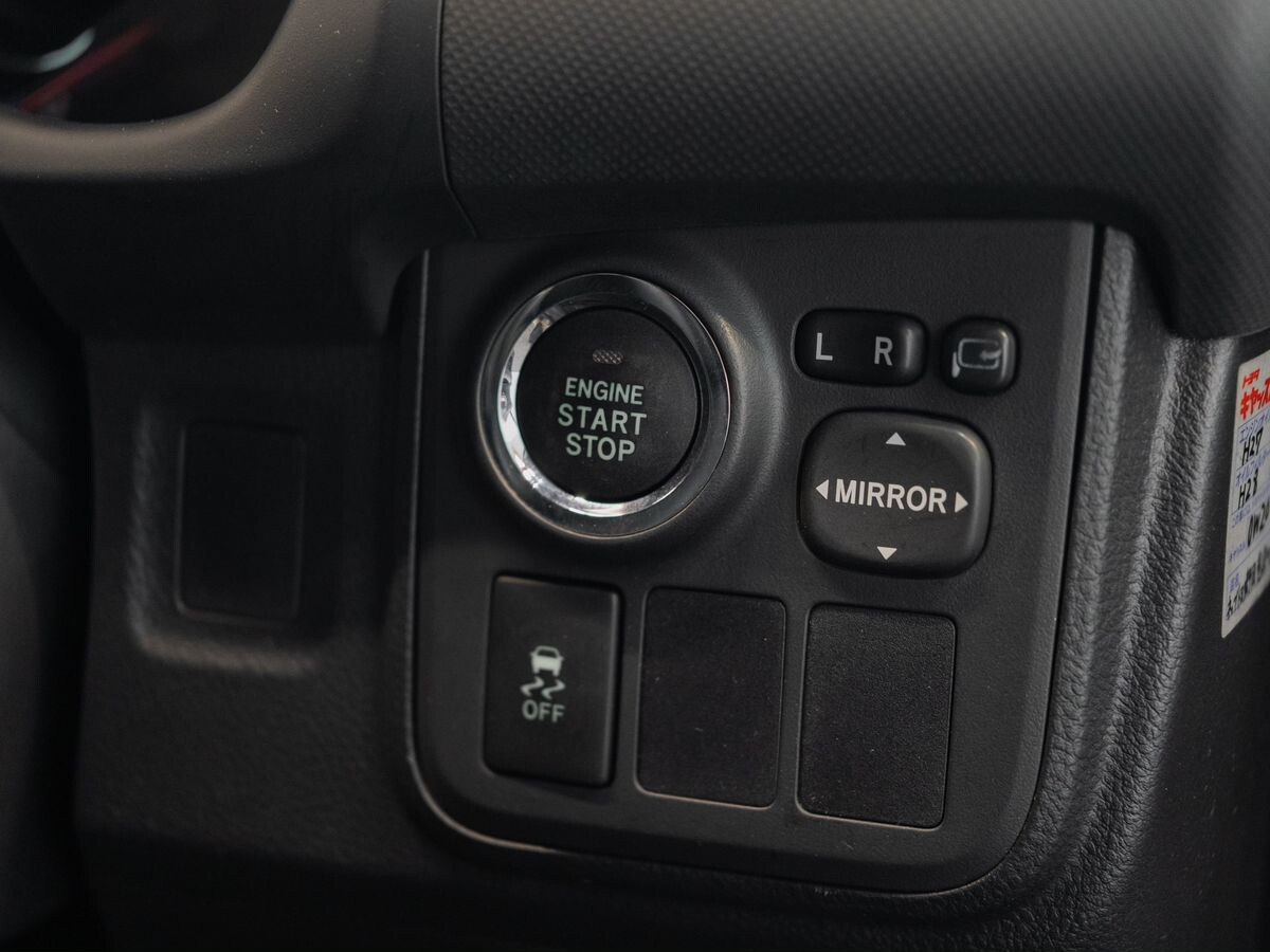 Toyota Wish 2014 - фото автомобиля