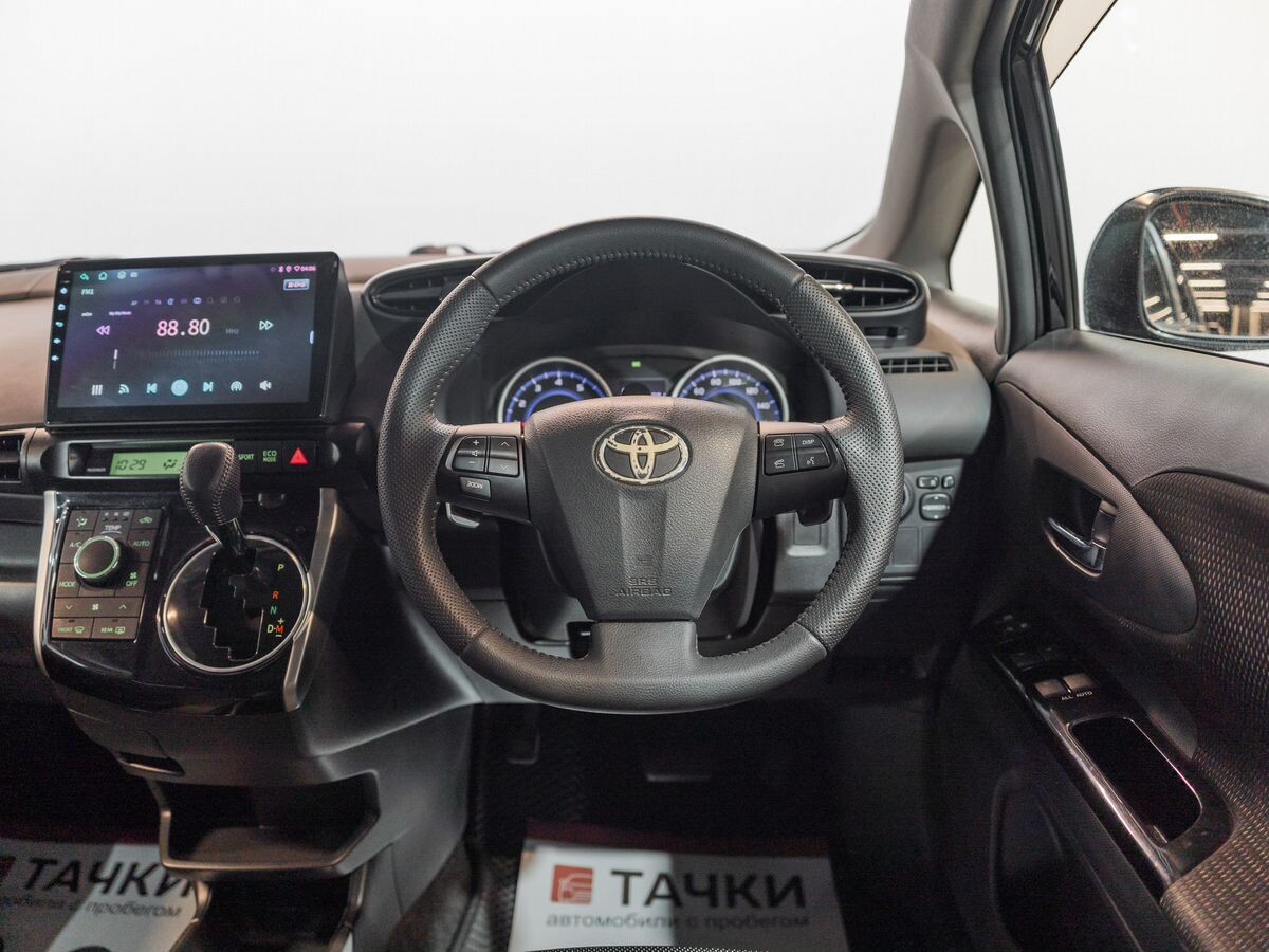Toyota Wish 2014 - фото автомобиля