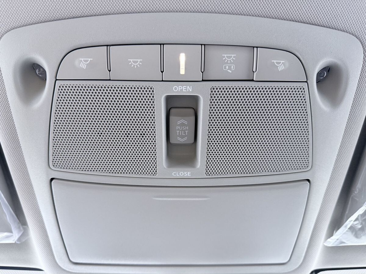 Nissan X-Trail 2026 - фото автомобиля